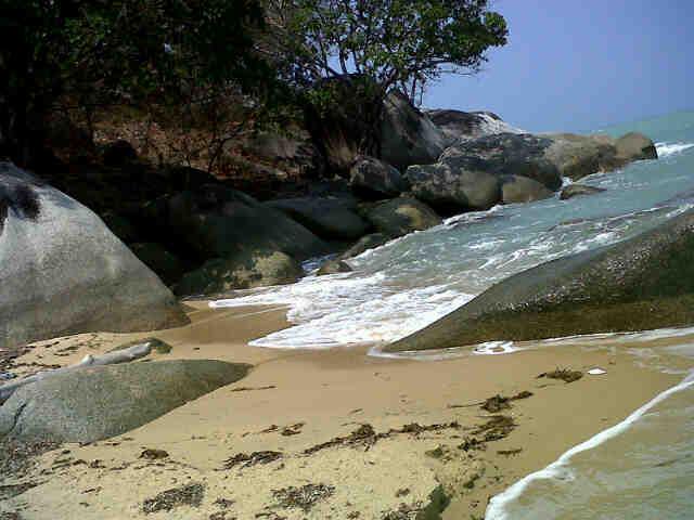 WONDERFUL BANGKA BELITUNG: Pantai Teluk Uber (Sungailiat)