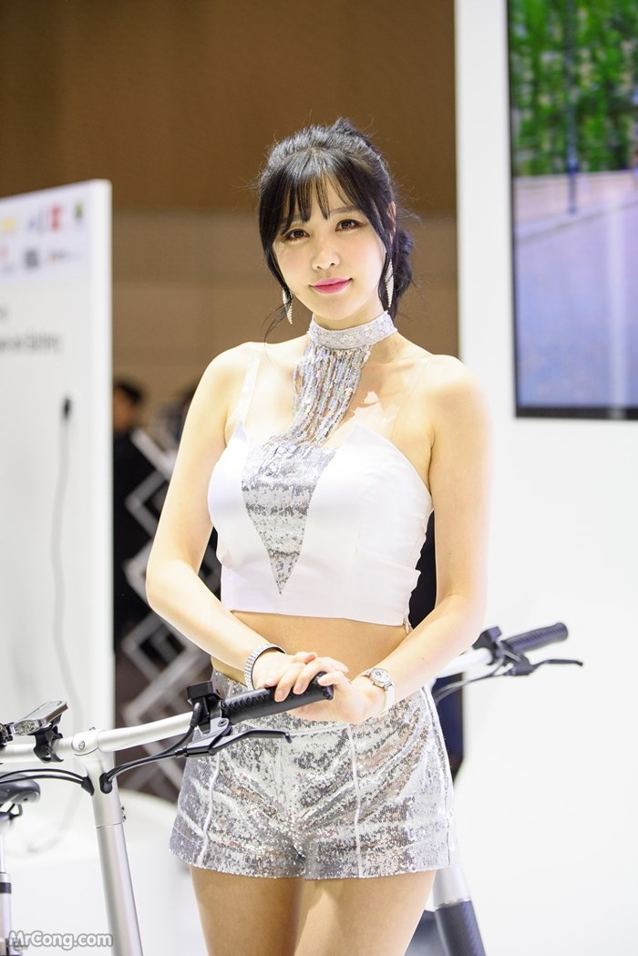 Beautiful Hong Ji Yeon at the 2017 Seoul Motor Show (146 pictures) photo 3-18