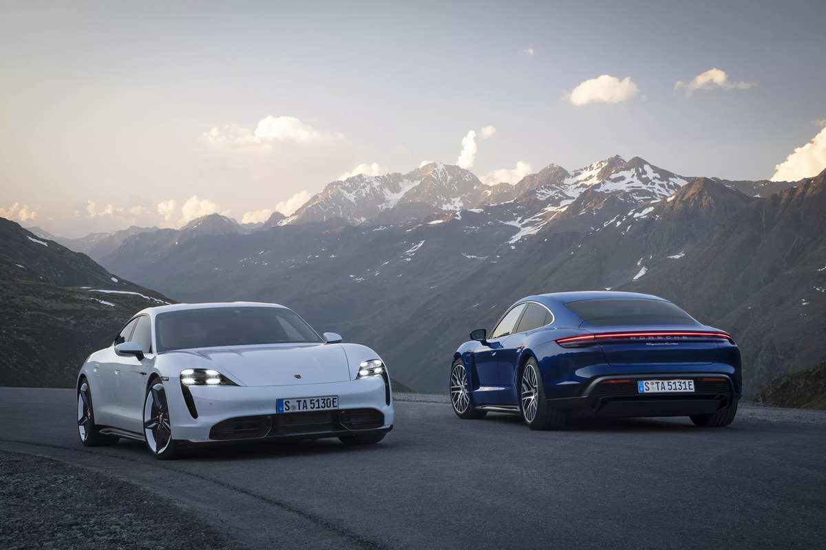 Porsche Taycan 2020, mobil listrik berperforma 751HP dirilis