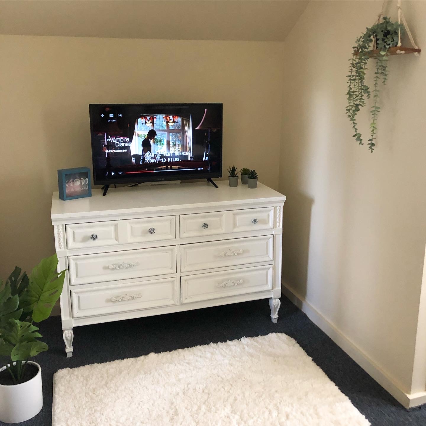 HELLO CRISST Tween Bedroom Makeover Room Tour Budget Friendly