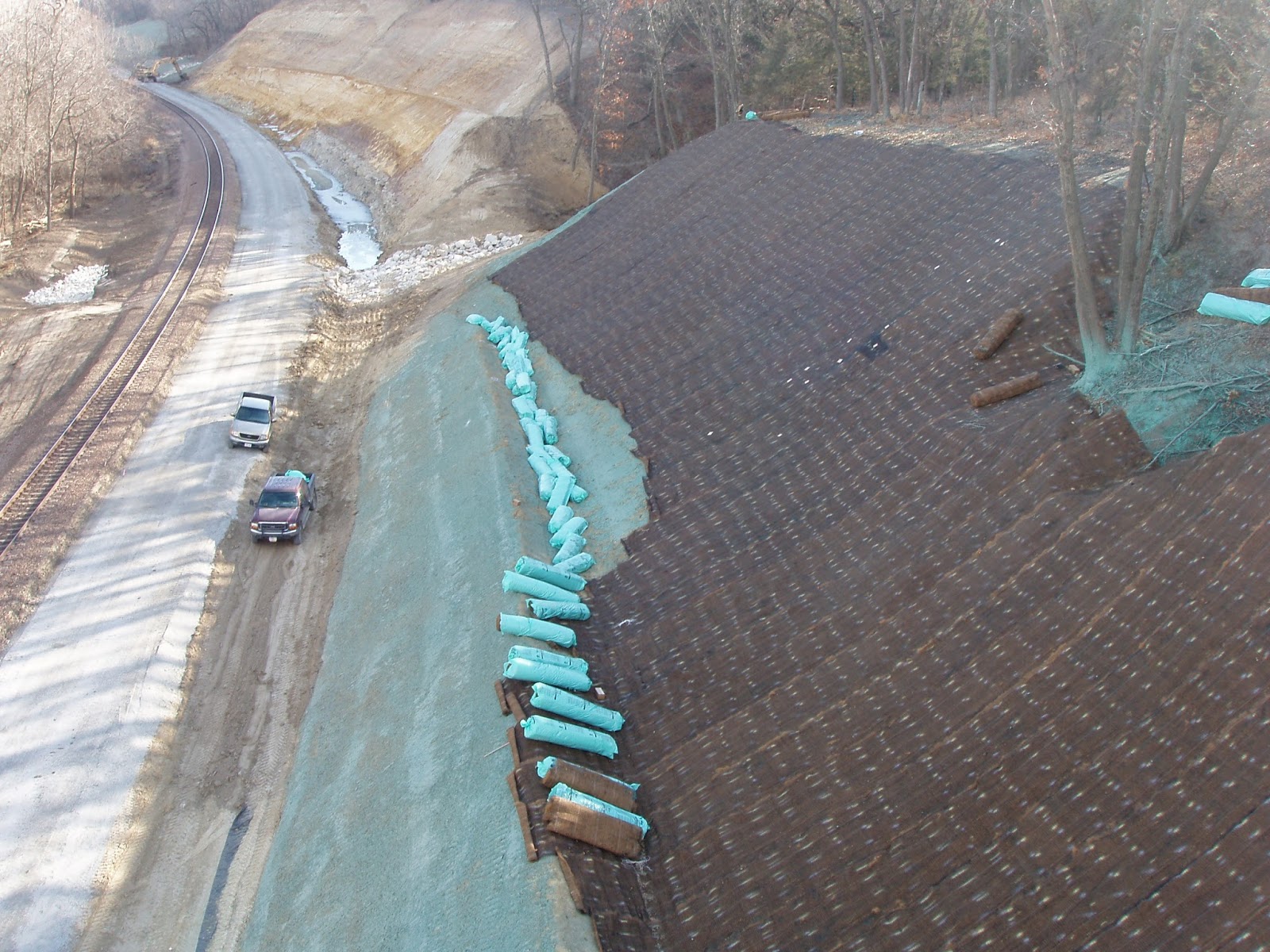 Distributor Geotextile Terpercaya Jual Erosion Control Mat Biak