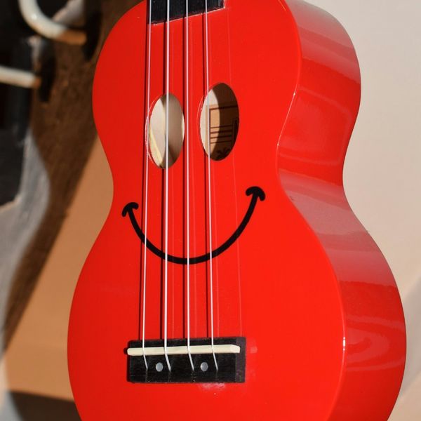 Kodi Green – guitar dum dum (Feat. Seiren) – Single