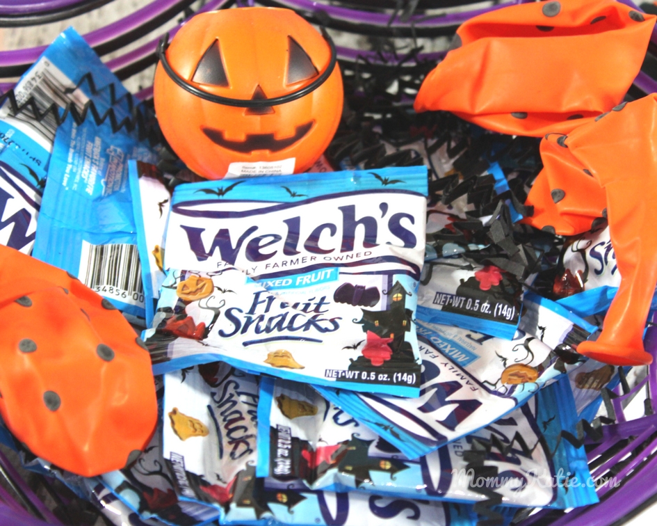 Halloween Fun with the Welch’s Halloween Fruit Snacks Mommy Katie