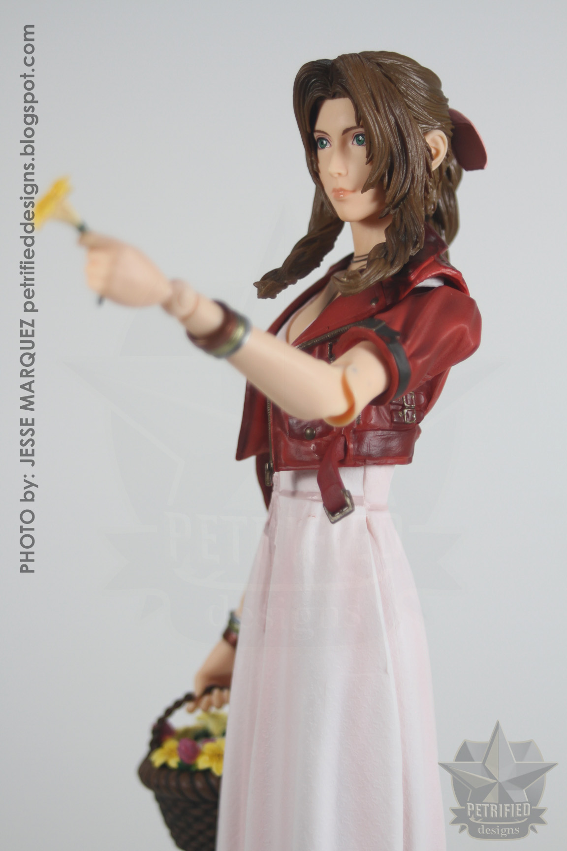 Randomly Random [Toy Review] AERITH GAINSBOROUGH Final Fantasy VII