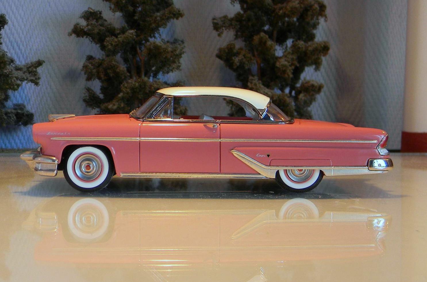Voitures américaines 1/43 Motor City USA MC65 Lincoln Capri 1955