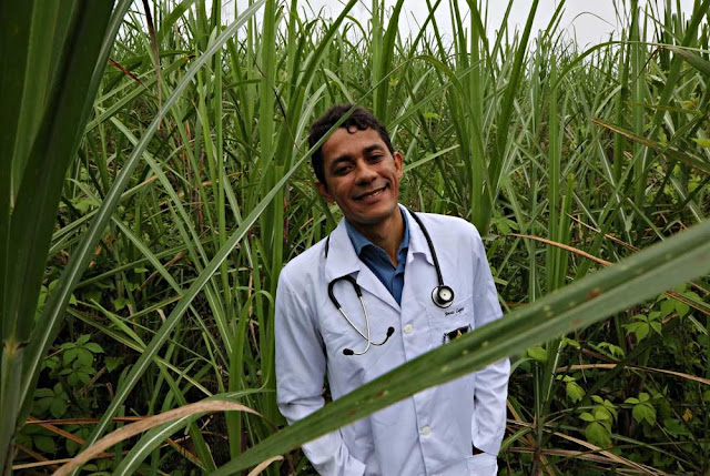 Conheça a história do ex-cortador de cana que virou médico no Recife