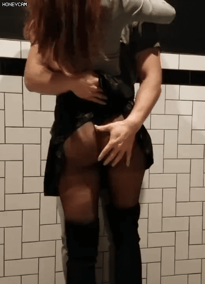 키스할 때 남자들의 손 위치 - 디쁠