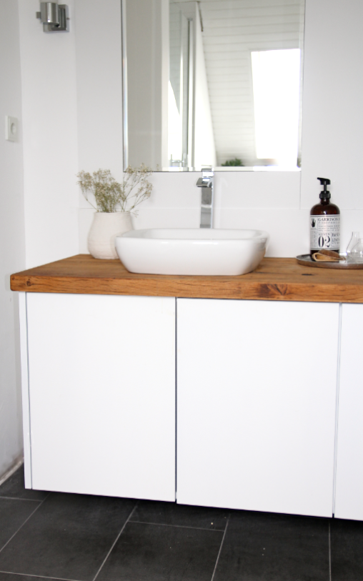 Antes y después de un baño de estilo nórdico
