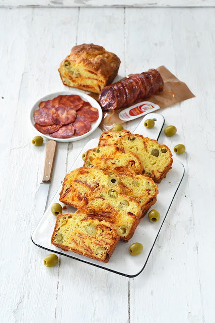 Cake au chorizo comté et olives parce qu’il est peut-être temps de redécouvrir le chorizo…
