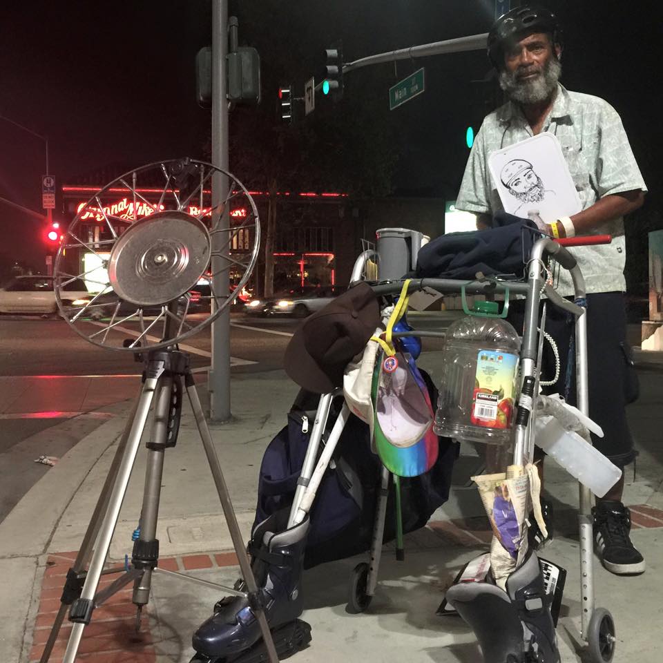 Meet The Artist Who Paints And Sells Portraits Of Homeless People, Giving Them The Profits - Darryl likes to collect junk and turn it into useful objects