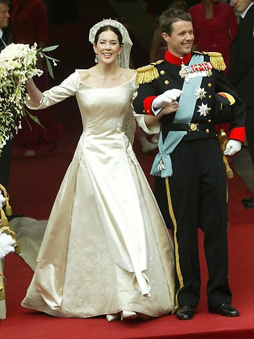 The Royal Order of Sartorial Splendor: Wedding Wednesday: Crown ...