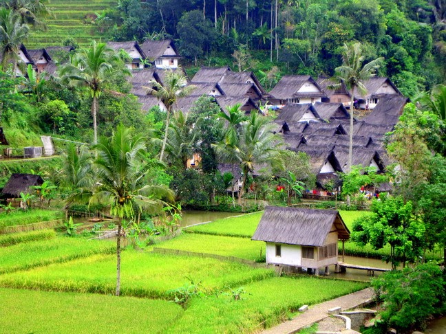 AMI Nazzam: Kepercayaan Masyarakat Kampung Naga