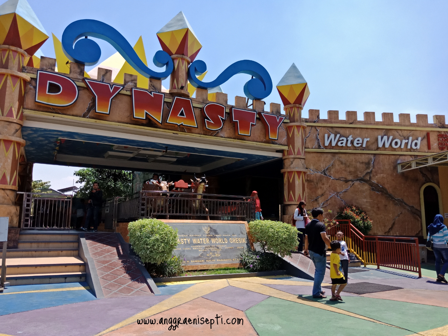 Dua Hari Beruntun Main Air dan Berenang di Dynasty Water World Gresik