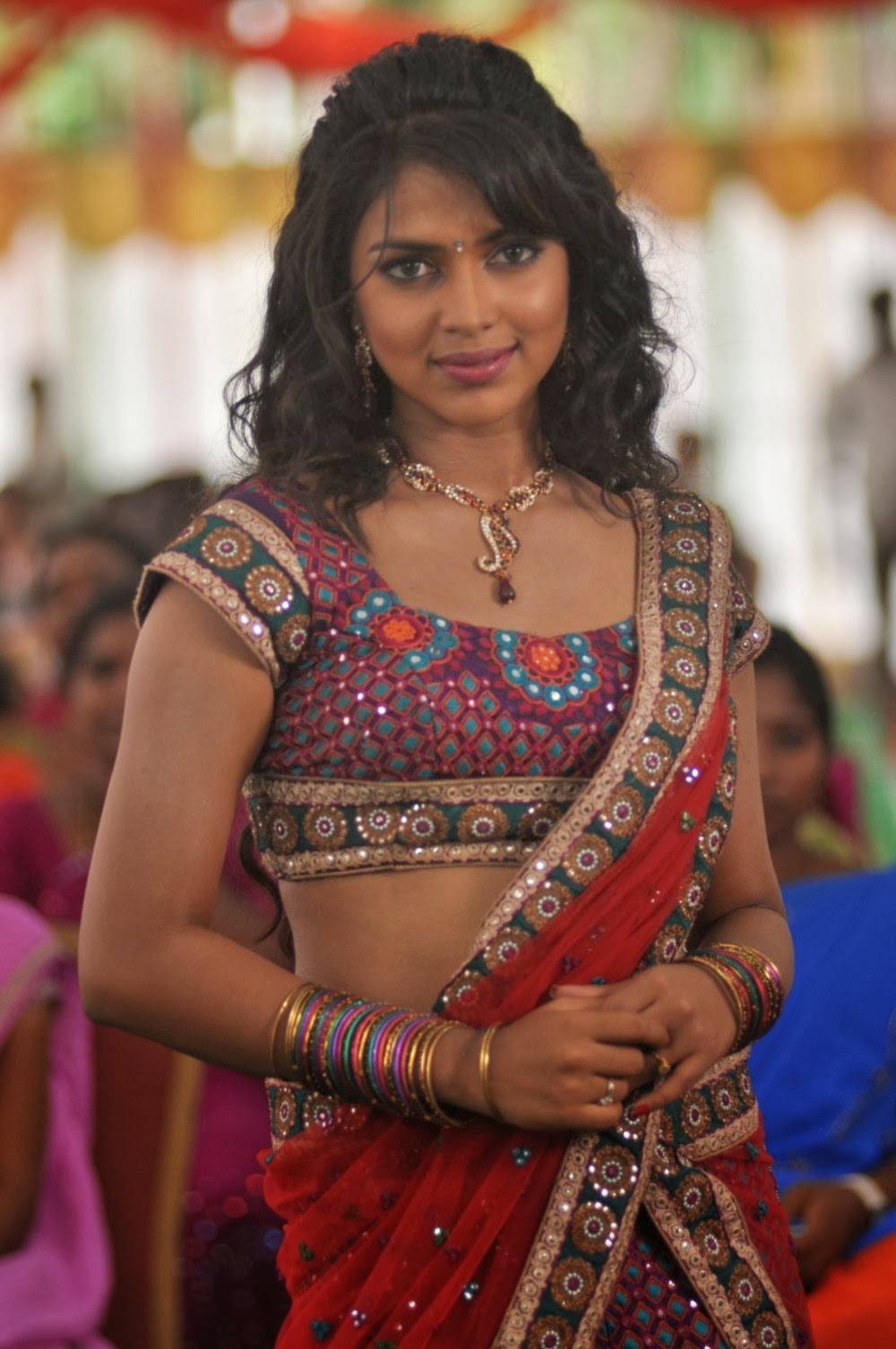 Sexy and Hottest Indian Celebrities in Saree - Celebrity At your clicks