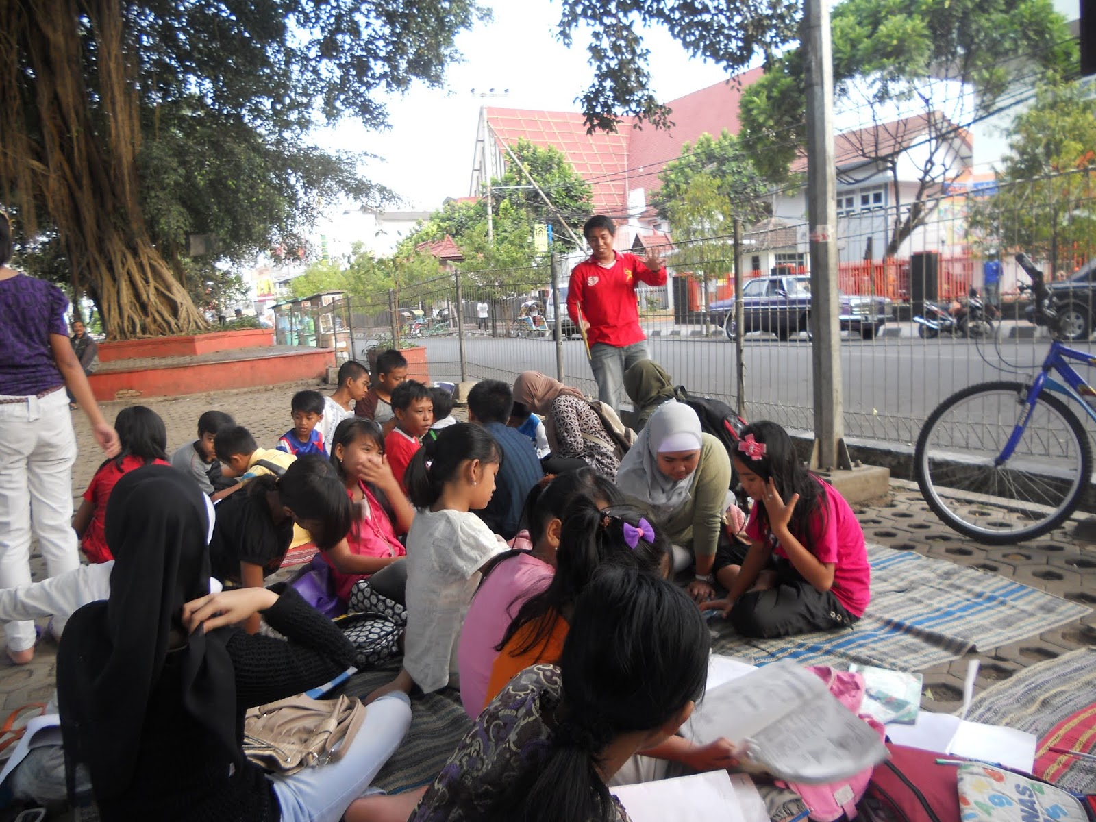 Hubungan Utama, Ciri-ciri dan Tujuan Lembaga Sosial