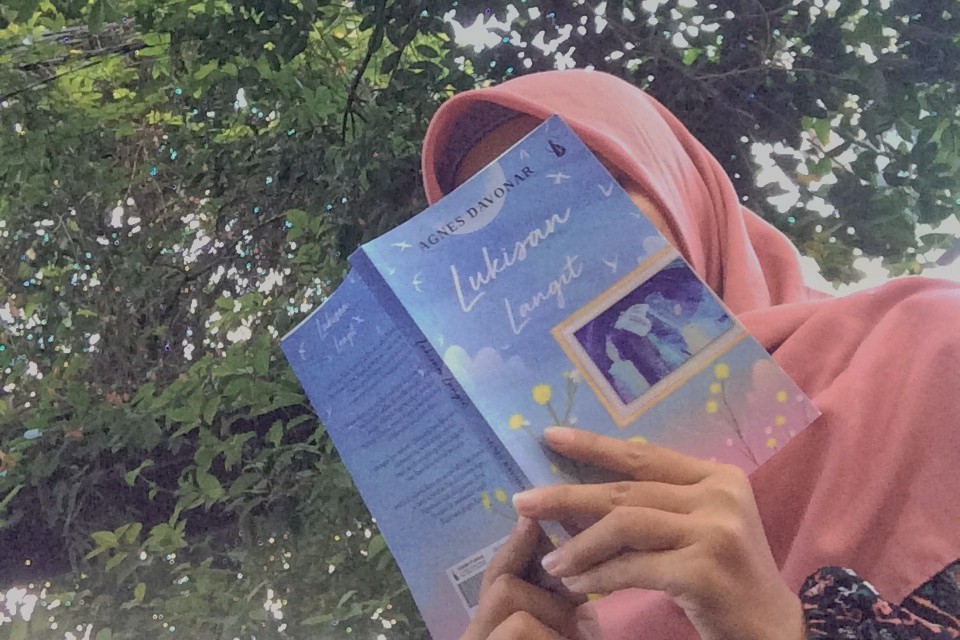 Review Novel Lukisan Langit Karya Agnes Davonar Duakakikuu