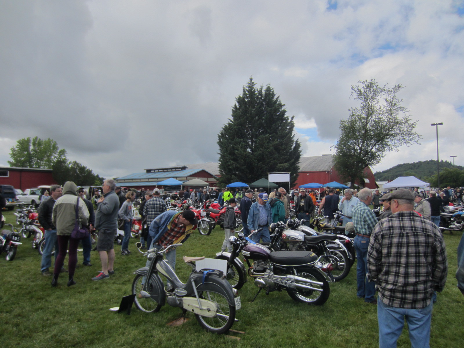 Trobairitz' Tablet 2016 Oregon Vintage Motorcycle Show