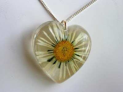 Daisy Flower Pendant