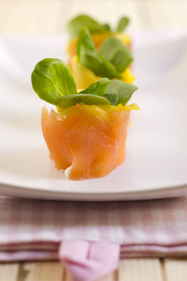 Macetas de salmón ahumado con mango