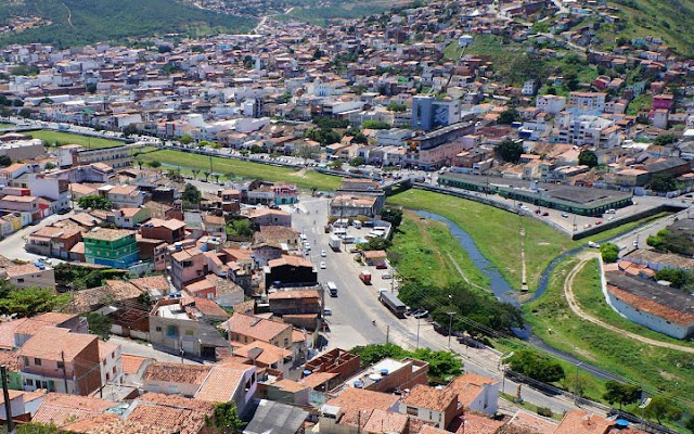 Mulher é perseguida por motoqueiro durante tentativa de assalto em Jacobina