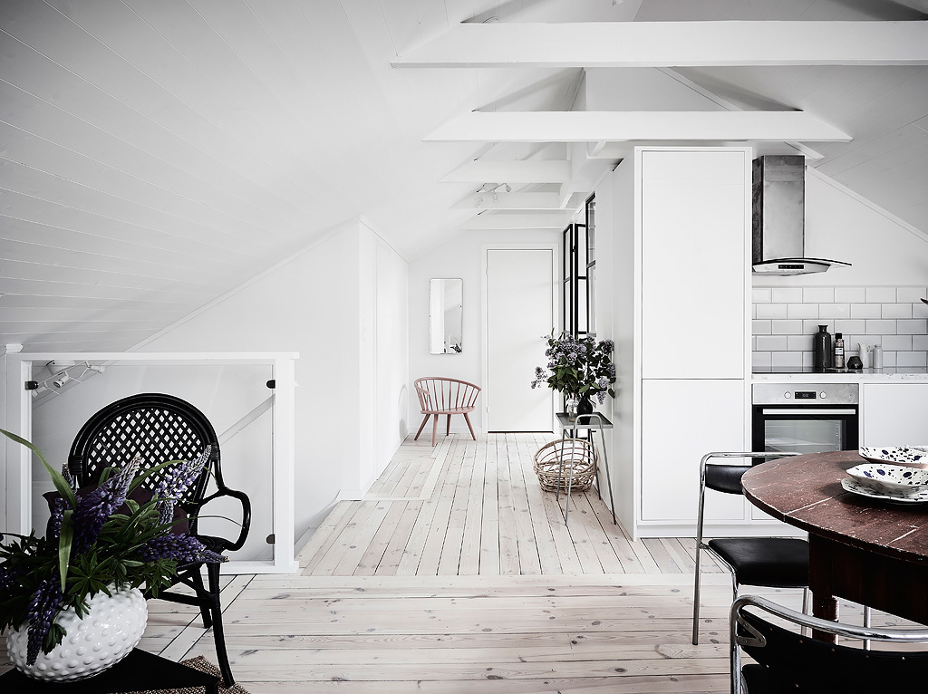 Otis Frank A Tiny Almost Perfect Loft Apartment Conversion