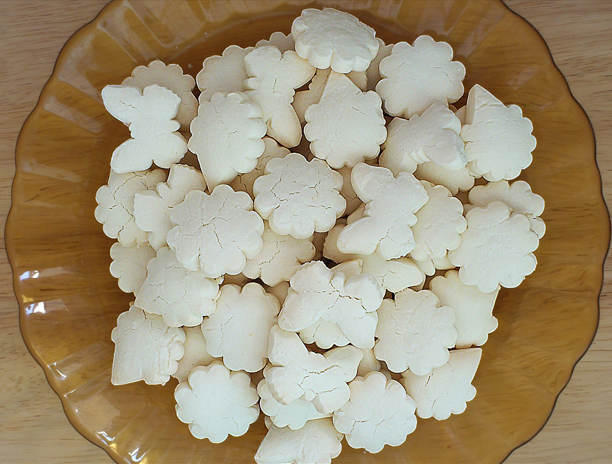 KitchenTigress: Kueh Bangkit (Coconut Cookies)