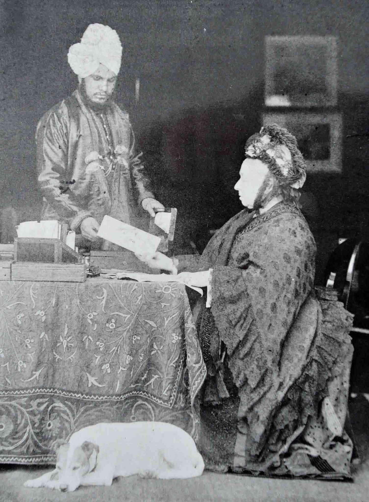 queen victoria abdul karim photos