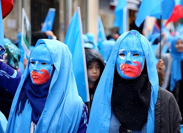 Miris, Wanita Uighur Harus Berbagi Ranjang Dengan Petugas Pemerintah Setelah Suami Mereka Ditahan