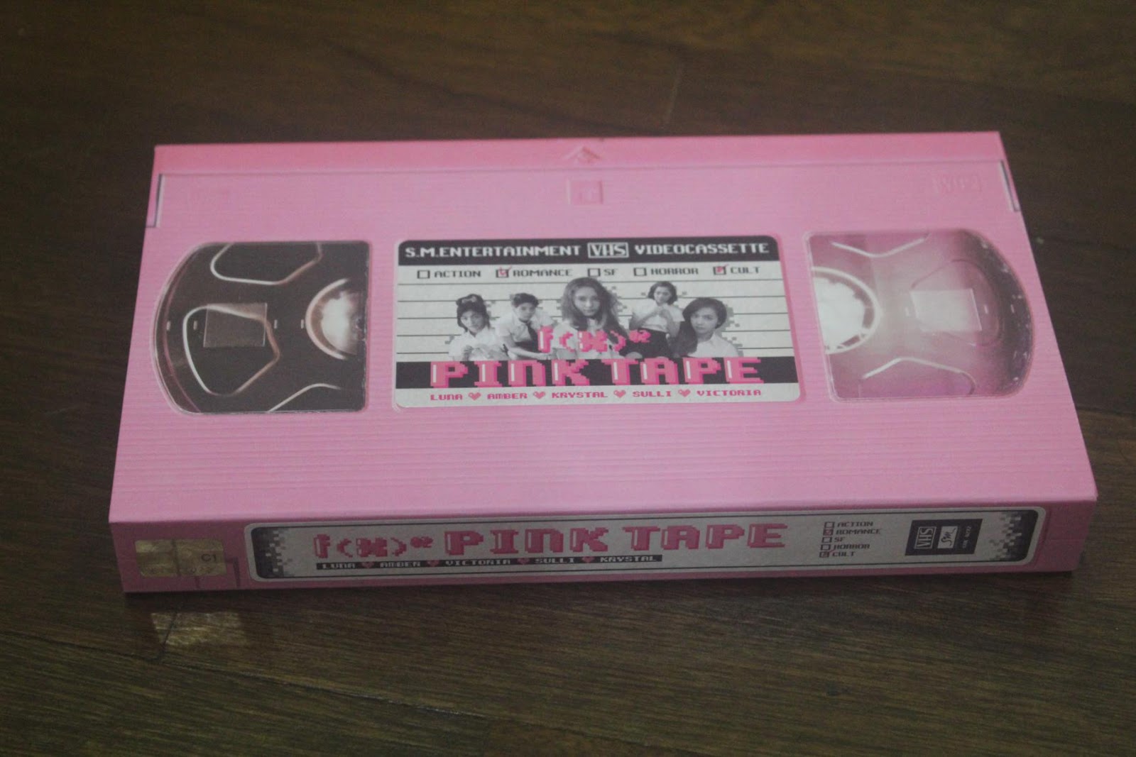 KPOP: f(x) - Pink Tape album sharing