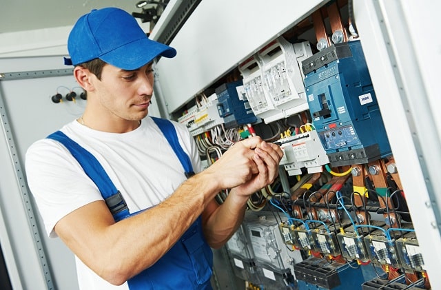reasons hiring professional electricians hire frugal electrician