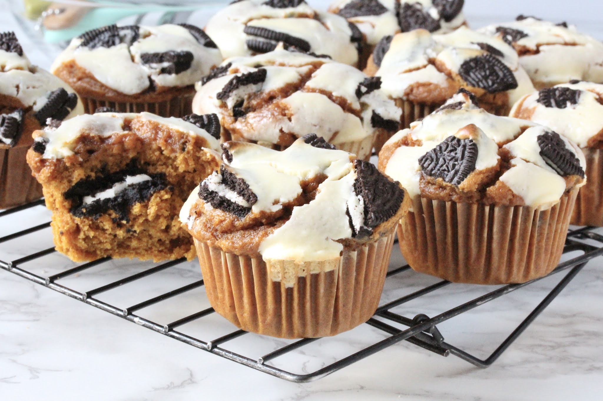 PUMPKIN OREO MUFFINS WITH CREAM CHEESE | In Good Flavor | Great Recipes ...