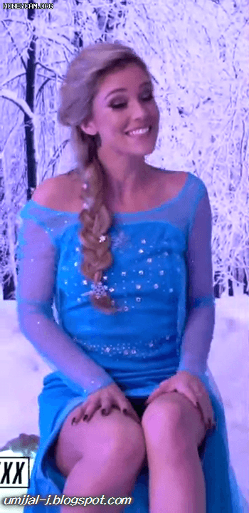 엘사 코스프레녀 - 디쁠