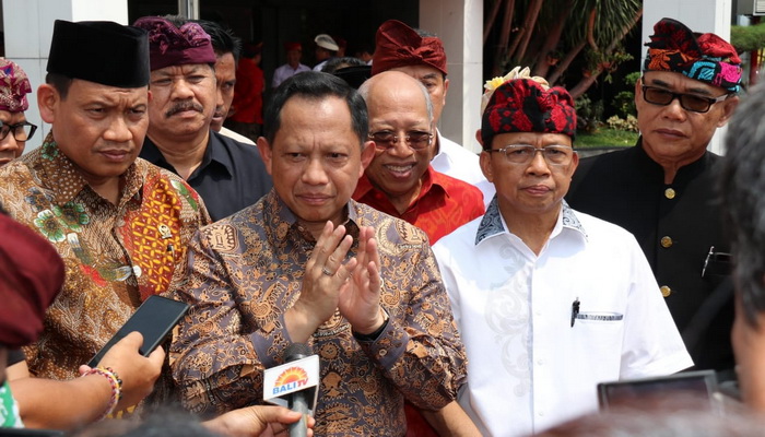 Mendagri Tito: Indonesia Ini Berhutang dari Bali