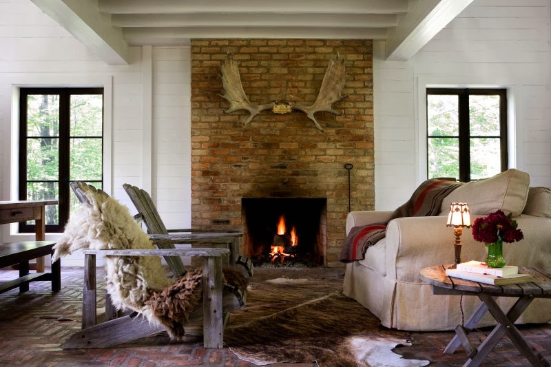 Diseño Interior con un Toque Rústico y Elementos Modernos