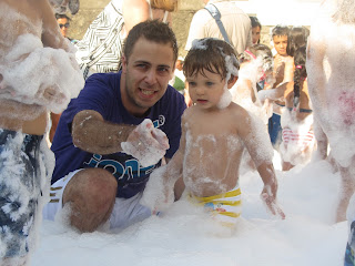 Fiestas de la espuma, en las calles de Lagunilla.