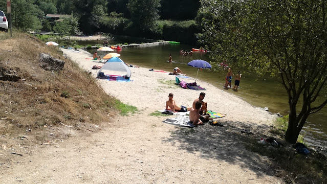 Entrada para o areal e zona fluvial