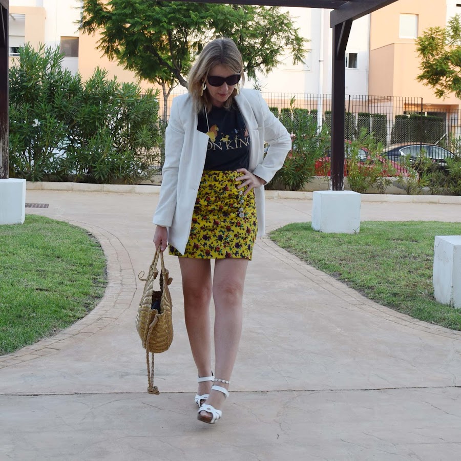 Mini_skirt_Tshirt_Lion_king