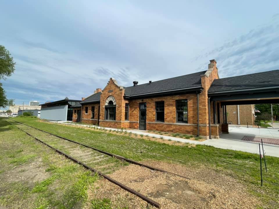 Towns and Nature Des Moines, IA Depots