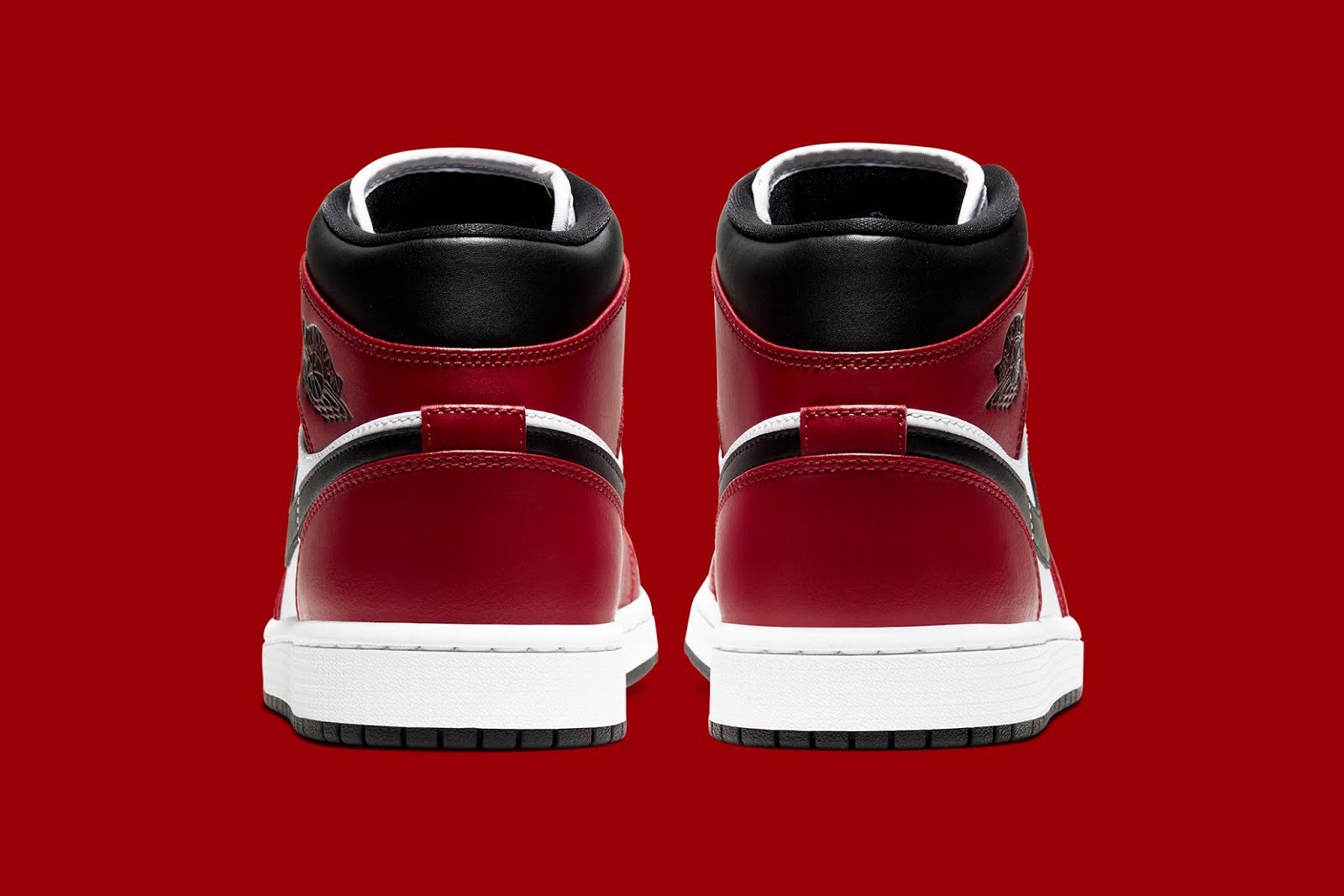 Swag Craze: First Look: Air Jordan 1 Mid - 'Chicago Black Toe'