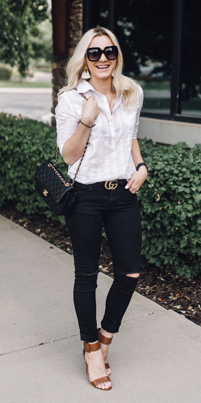 If you are looking for a new look to get with your black skinny jeans then have a look at these 20 stylish black jeans outfits to copy this fall season. Casual Outfits via higiggle.com | jeans + white shirt | #jeans #blackjeans #casualoutfits