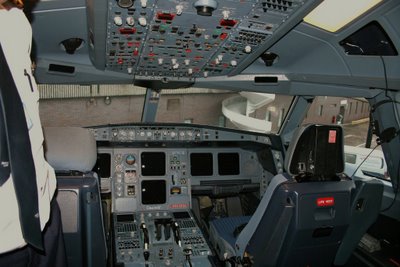 amateurs fucking boeing 717 cockpit