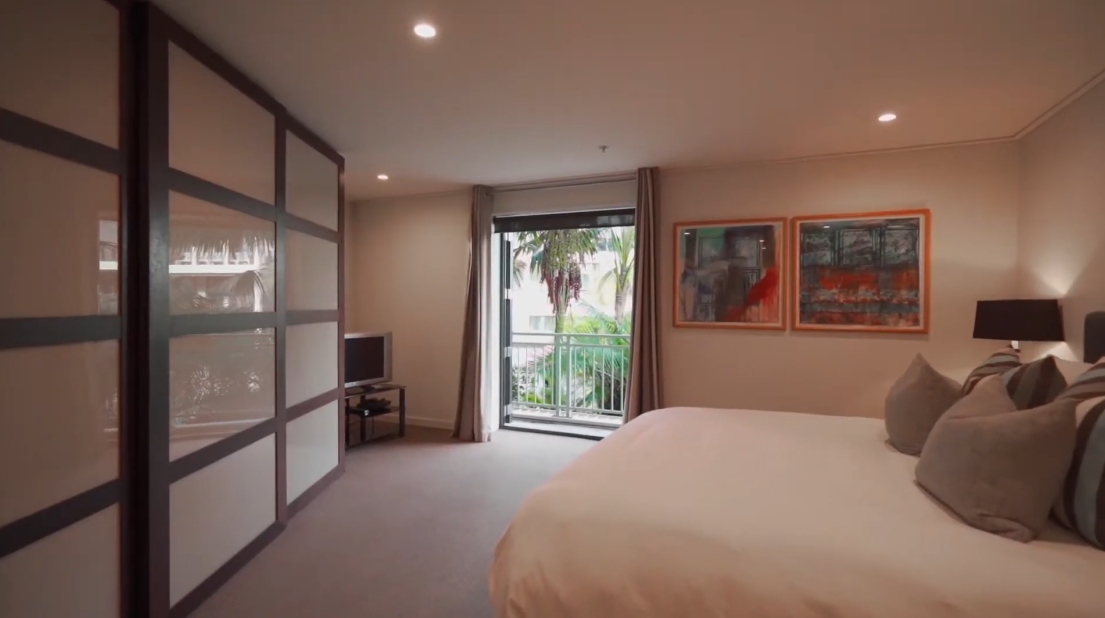 17 Interior Design Photos vs. 120 Customs St W #3A, Auckland Luxury Condo Tour