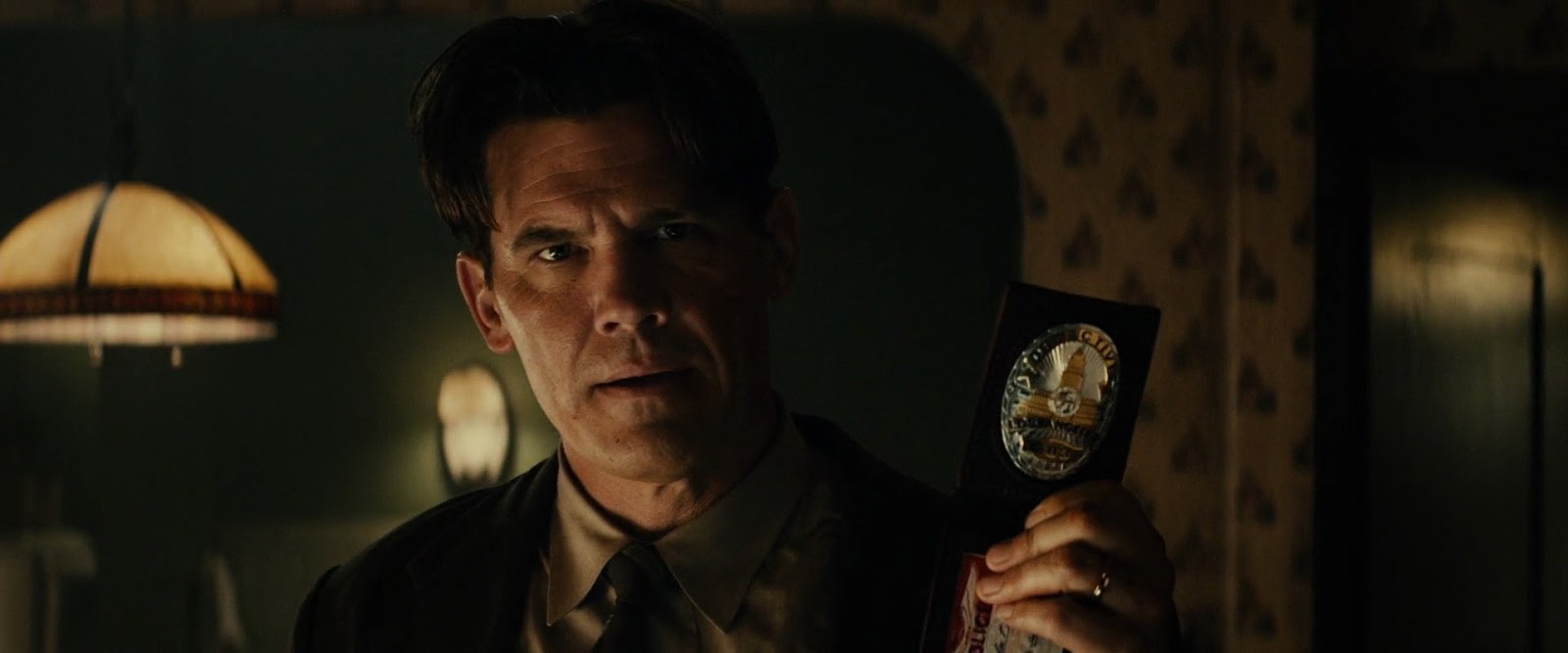 ивен джонс охотники на гангстеров. охотники на гангстеров хорошее качество. охотники на гангстеров фильм 2013. микки коэн город гангстеров. охотники на гангстеров хорошее качество.