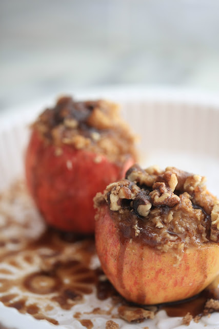 The Easiest Baked Apple Oatmeal Breakfast