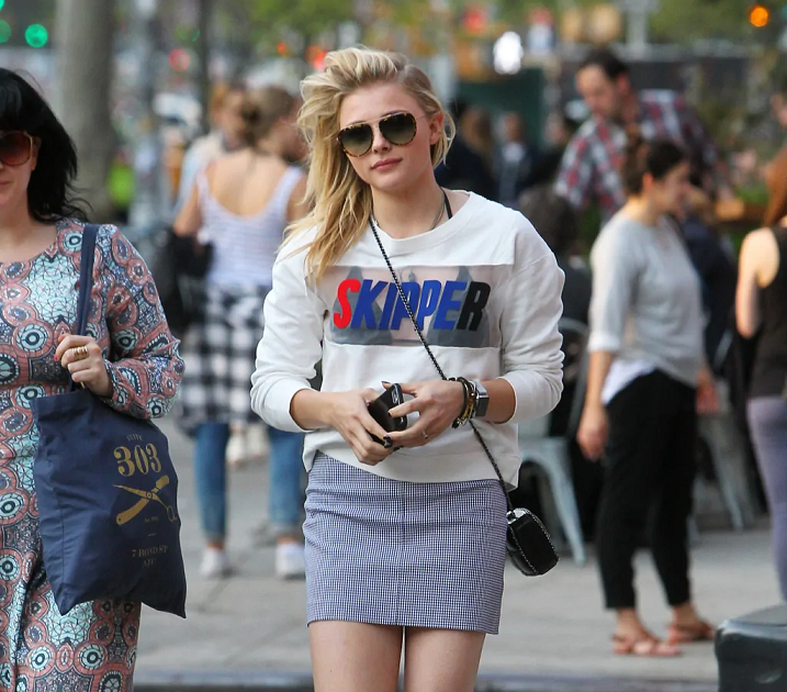 Chloe Grace Moretz street style is casual but fashionable, I can
