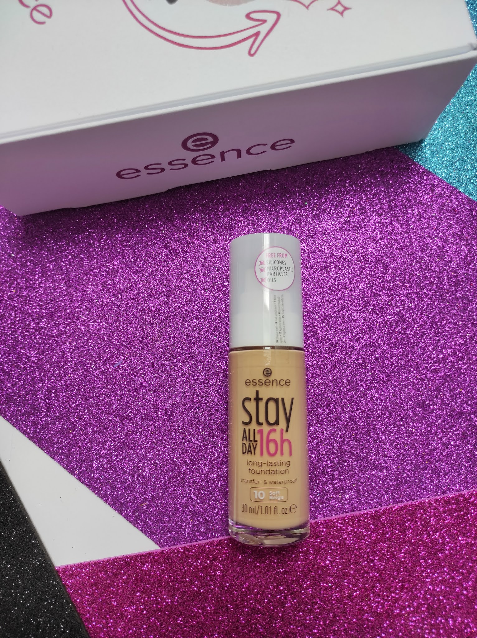 stay All Day 16 h long -lasting Foundation Essence