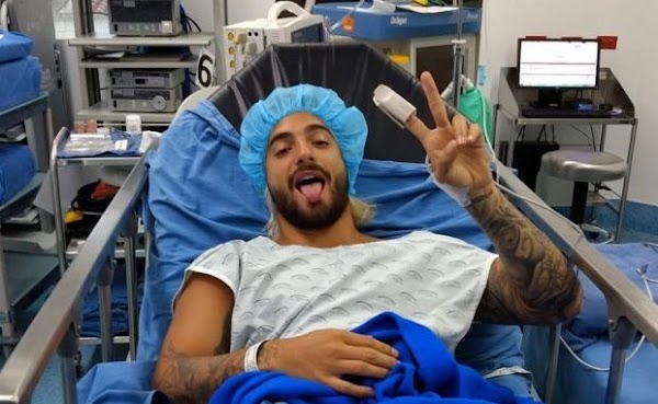 Maluma se sometió a cirugía en la rodilla