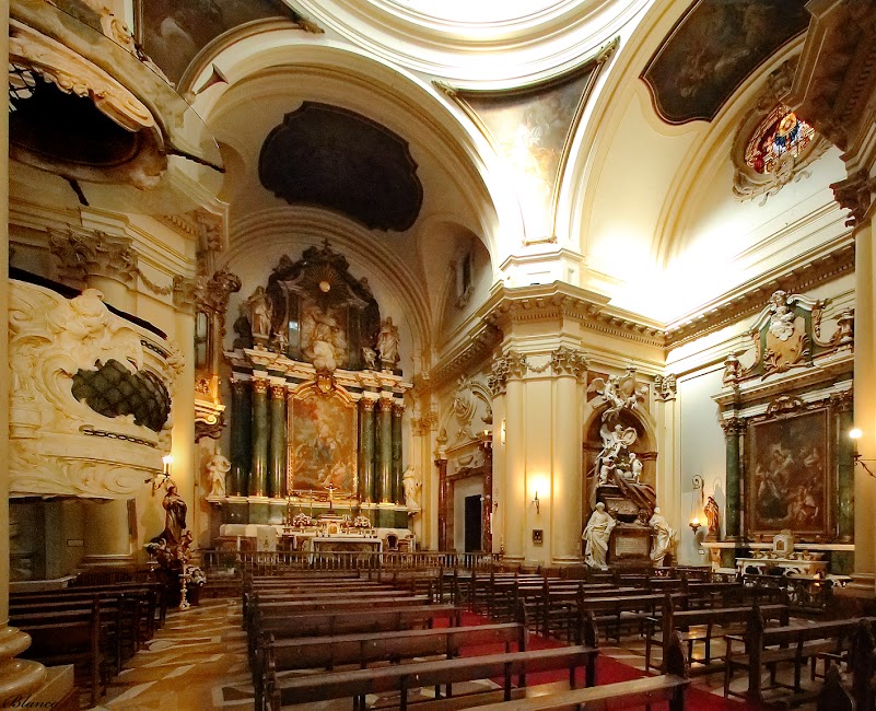 Madrid en Foto Salesas Reales Parroquia de Santa Bárbara.