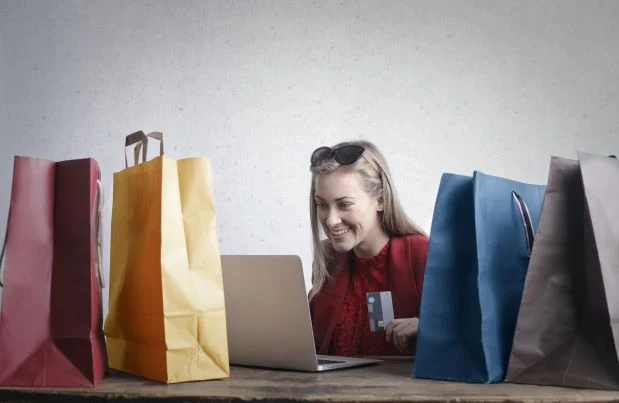 E-Commerce Mendorong Gaya Hidup Konsumtif ?