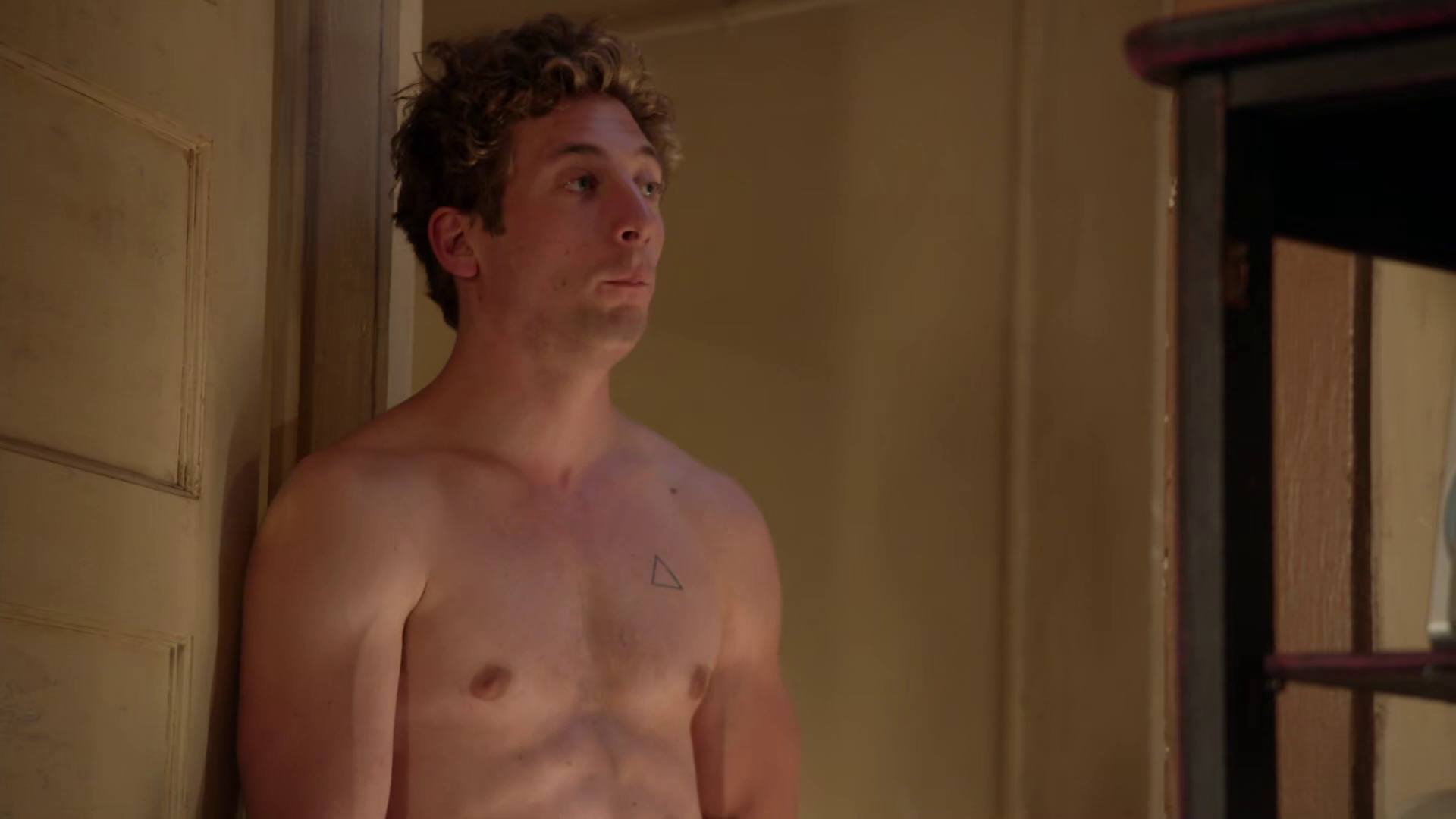 Jeremy Allen White nude in Shameless 7-06 "The Defenestration of Frank...